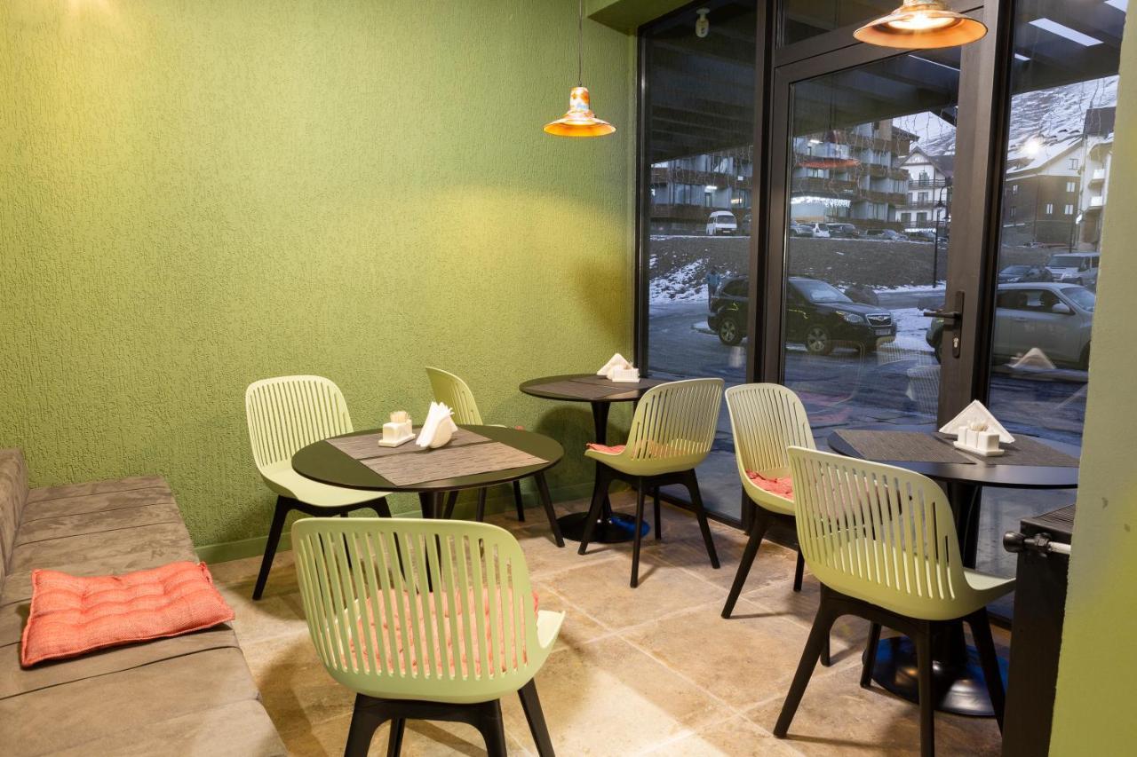 Ferienwohnung Crystal Deluxe, Four Seasons F2, New Gudauri Exterior foto