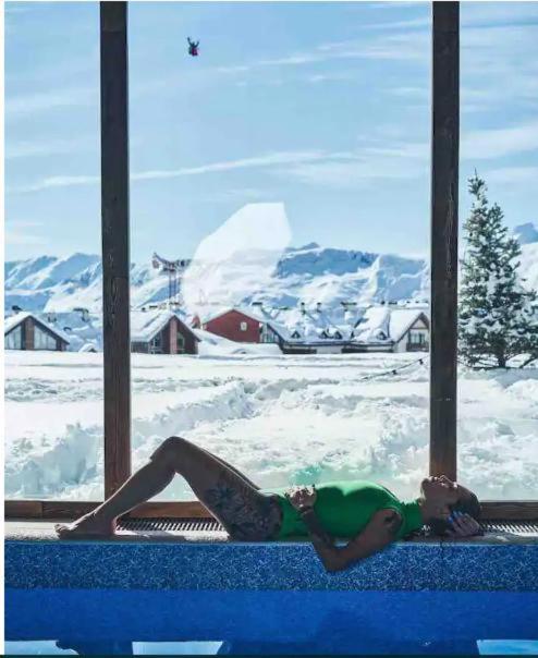 Ferienwohnung Crystal Deluxe, Four Seasons F2, New Gudauri Exterior foto